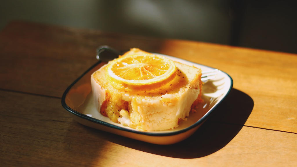 Babka cytrynowa na oleju – szybkie ciasto z żółtek