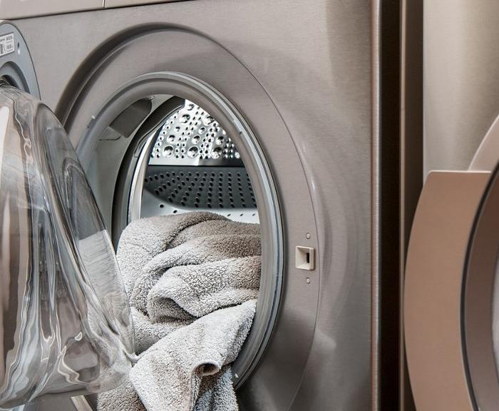 Różne sposoby czyszczenia wnętrza pralki